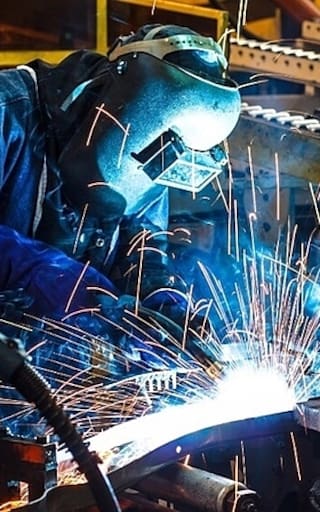 Oficial | El Gobierno decretó un aumento salarial para los empleados públicos: van a cobrar millones