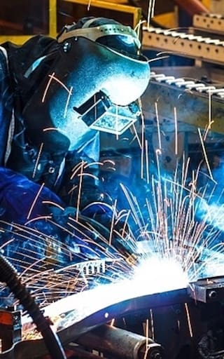 Oficial | El Gobierno decretó un aumento salarial para los empleados públicos: van a cobrar millones