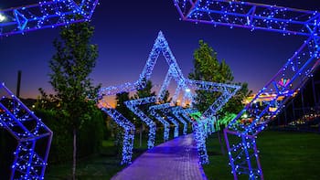 El parque navideño más grande del país abre gratis con pista de hielo natural, trineos y juegos de realidad virtual