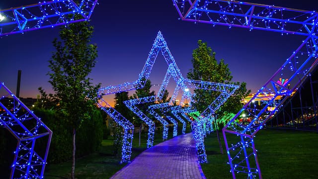 El parque navideño más grande del país abre gratis con pista de hielo natural, trineos y juegos de realidad virtual