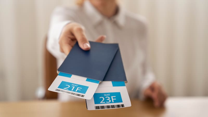 La regla de los seis meses exige que los extranjeros presenten un pasaporte con al menos seis meses adicionales de vigencia después de su estadía prevista, salvo que su país de origen esté exento de este requisito.