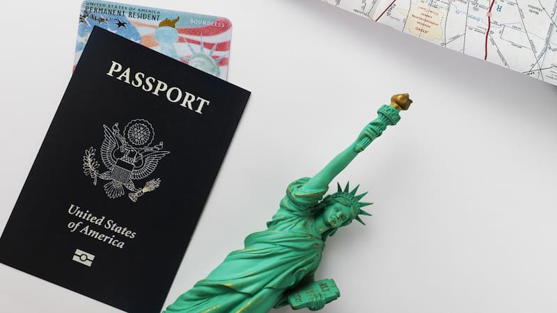 El pasaporte estadounidense constituye uno de los principales documentos que permiten acreditar ciudadanía e identidad.