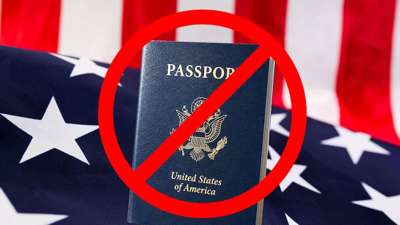 Para solicitar un pasaporte estadounidense nuevo, el Gobierno exige que el trámite se realice de manera presencial y que el solicitante presente una serie de documentos que permitan comprobar su ciudadanía e identidad.