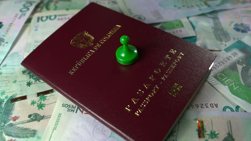 La Cancillería de Colombia confirmó que la expedición de pasaportes no se interrumpirá pese al vencimiento del contrato con el actual operador. (Foto: Shutterstock)