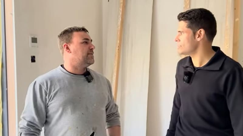 Pascual, albañil en España: “Antes ganabas 3000 o 4000 euros; ahora te dejas la espalda por 1200”