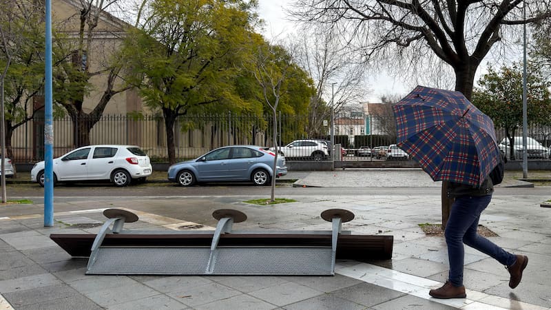 La borrasca Kristin complica la movilidad en España y activa derechos laborales que evitan sanciones o descuentos salariales para quienes no puedan llegar a su trabajo.