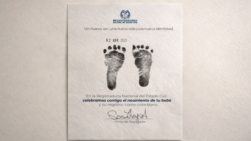 La Ley 2129 de 2021 permite a las madres exigir que sus hijos lleven primero su apellido desde el nacimiento.