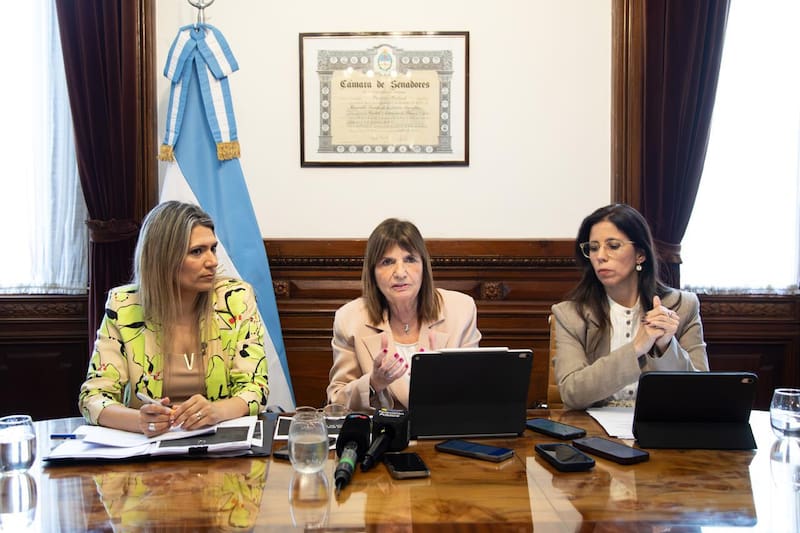 Nadia Márquez, Patricia Bullrich e Ivana Arrascaeta