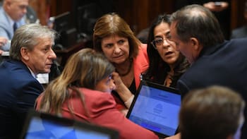 Los aliados en el Senado elevan su exigencia al Gobierno para definir si van por la baja de Adorni