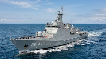 Las Fuerzas Armadas instalan un poderoso cañón de 76 mm en su nuevo patrullero oceánico: dispara 120 veces por minuto y tiene 80 proyectiles listos para el combate