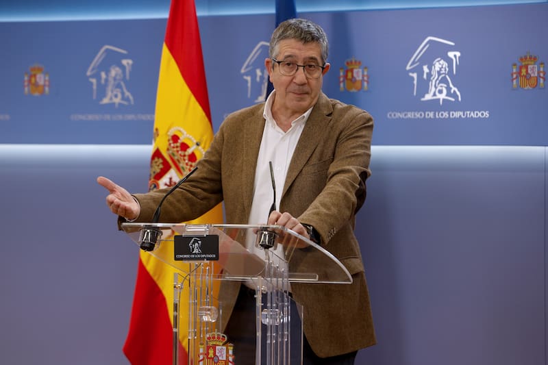 El portavoz del PSOE, Patxi López, insiste en que el Gobierno mantiene abiertas las negociaciones con todos los partidos.
