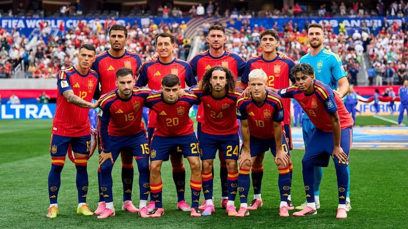 Pau Cubarsí, futbolista español: “Cuando ves a tus padres trabajar tan duro eso se convierte en una referencia”