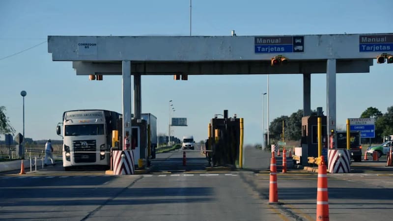 Reciente aumento de peajes de entre el 9 % y 23 % en autopistas y rutas bonaerenses.