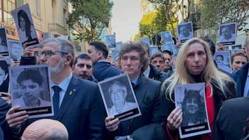 Javier Milei encabeza el acto por el 32° aniversario del atentado a la AMIA