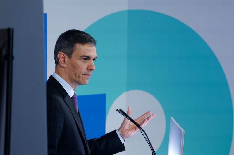 Confirmado por el CIS | El PSOE se dispara 12,8 puntos sobre el PP y hunde a Vox, Sumar y Podemos