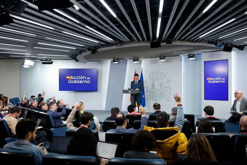 Las rebajas fiscales buscan aliviar el coste del combustible para hogares y sectores productivos.