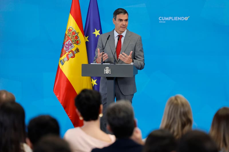 MADRID, 28/07/2026.- El presidente del Gobierno, Pedro Sánchez, hace balance este martes de un difícil curso político marcado por diversas causas judiciales que afectan al PSOE o a su entorno familiar y por la falta de acuerdos que han impedido aprobar el decreto previsto sobre vivienda y alejan la posibilidad de unos nuevos presupuestos. EFE/ Mariscal