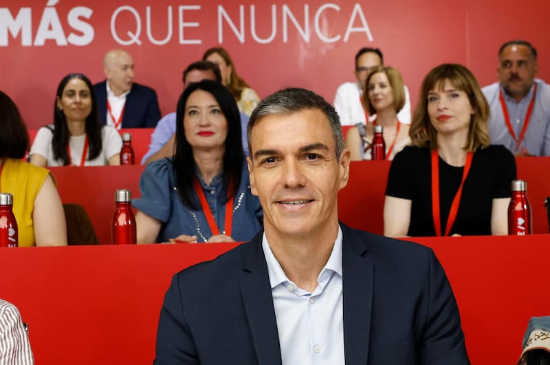 Pedro Sánchez pide al PSOE “limpiar lo que haya que limpiar” y proyecta gobernar más allá de 2027