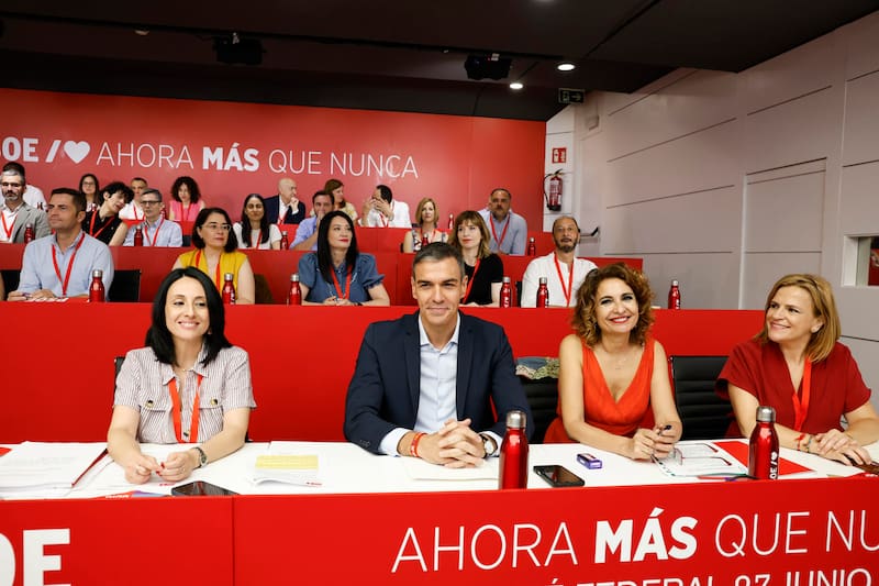 Pedro Sánchez pide al PSOE “limpiar lo que haya que limpiar” y proyecta gobernar más allá de 2027