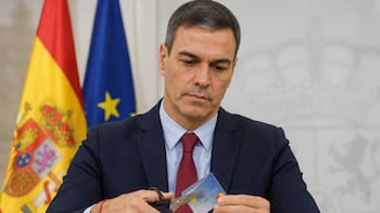 Es oficial | España prohíbe a los bancos emitir tarjetas de crédito en estos casos