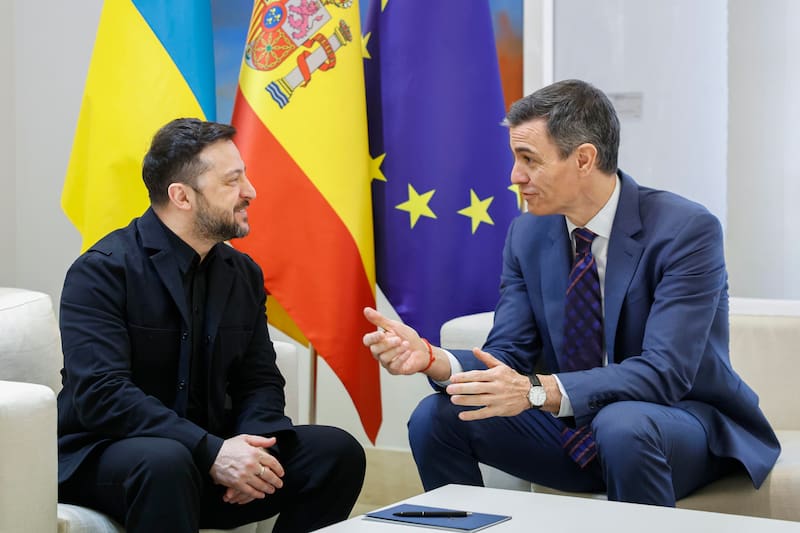 La cooperación entre España y Ucrania incluye el envío de sistemas militares para reforzar la protección frente a ataques aéreos.