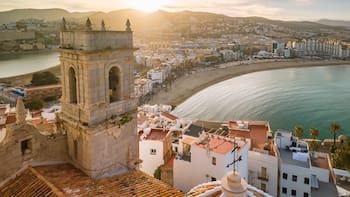 El pequeño pueblo de España con historia y paisajes naturales que enamora a turistas y locales: ideal para una escapada otoñal