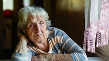 Cambia la pensión de viudez y ahora será más fácil cobrar el dinero: ya no será necesario cumplir este requisito del IMSS