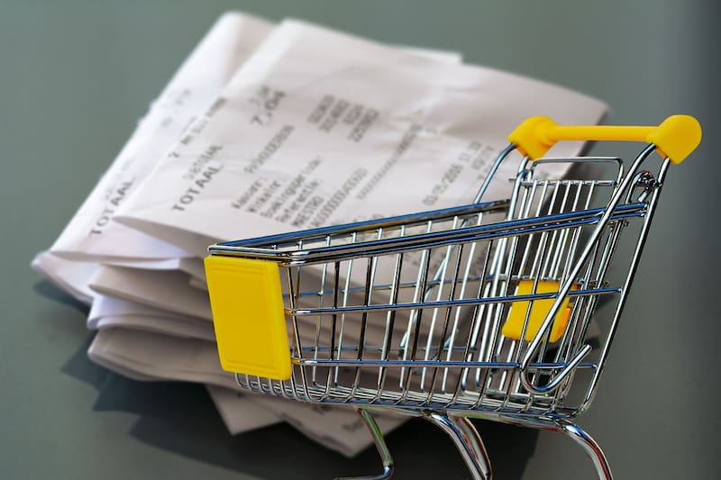 Las compras recurrentes, como las del supermercado, no deberían financiarse con tarjetas de crédito por los altos intereses que implican.