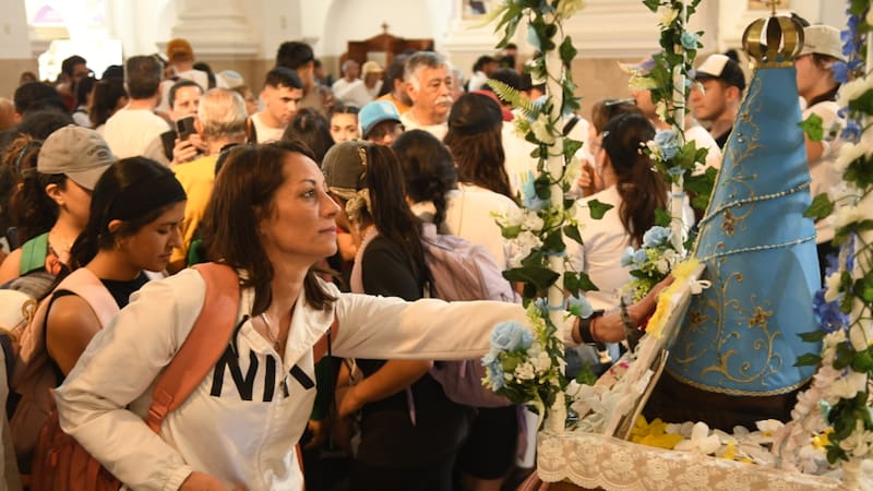 Además del Documento Nacional de Identidad (DNI), una botella de agua, ropa cómoda y alimentos, los peregrinos deberán incluir un papel esencial. (Foto: Basílica Nuestra Señora de Luján)