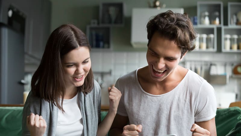 El Tribunal Supremo confirma que las deudas antiguas de comunidad prescriben a los cinco años si no hubo acciones judiciales y aclara cuándo los propietarios no deben pagarlas.