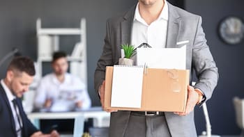 Malas noticias para los trabajadores: “Llegar siempre antes puede ser motivo de despido procedente”