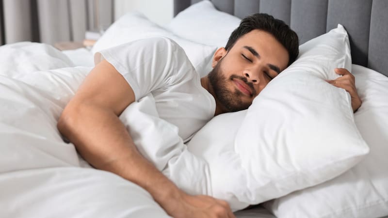 Hombre durmiendo.