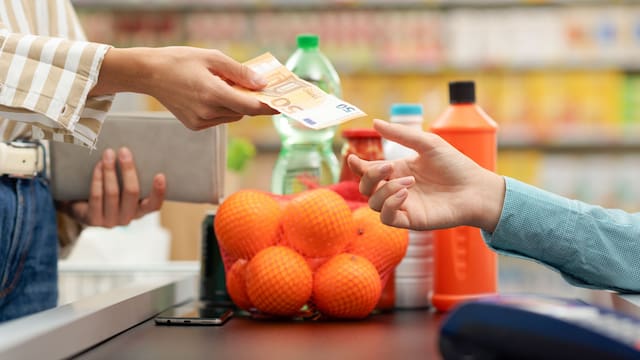 Cambian los supermercados para siempre: podrían aplicar nuevos límites a pagos en efectivo
