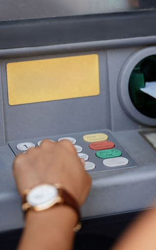 Cambian los cajeros automáticos para siempre: el retiro de dinero no será igual para los clientes de estos cinco bancos