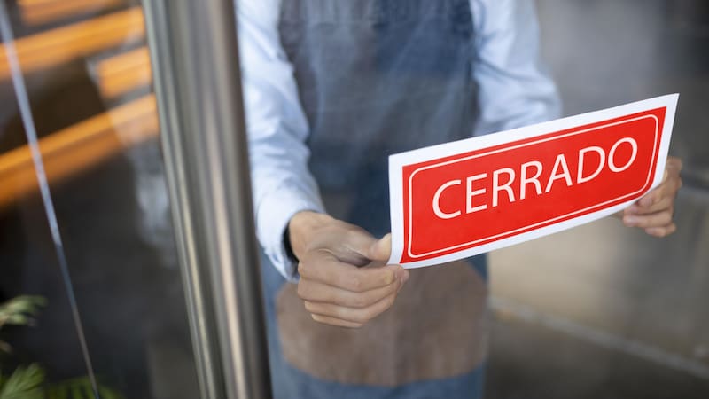 Se despide la cadena de comida rápida más popular del país: al menos 200 tiendas cerrarán sus puertas para siempre. Fuente: Freepik.