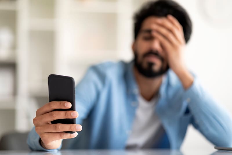Es oficial | La banca digital de CaixaBank cae por horas y bloquea el acceso a las cuentas: qué deben hacer los clientes. Fuente: Magnific