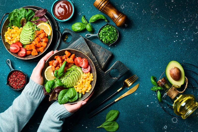 Seguir una dieta mediterránea implica priorizar platos equilibrados con ingredientes naturales y reducir el consumo de ultraprocesados.