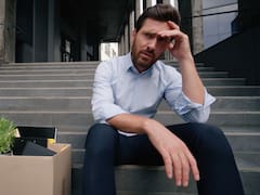 Confirmado por la ley laboral | si el empleado se va del trabajo cuando termina su jornada puede correr el riesgo de ser despedido