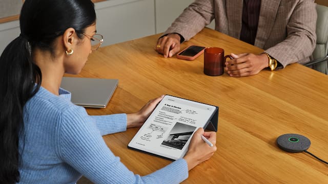 Adiós Kindle Paperwhite | Amazon lanzó el mejor lector del mercado: viene con lápiz y se pueden leer cómics sin problemas