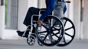 Adiós a la pensión por incapacidad en España: las personas que no cumplan ciertas condiciones podrían perderla