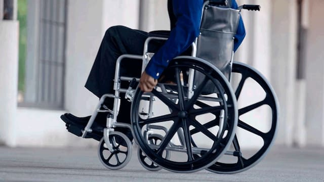 Adiós a la pensión por incapacidad en España: las personas que no cumplan ciertas condiciones podrían perderla