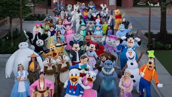 Una exabogada de Disney demanda a la compañía al ser despedida por discriminación por edad: tenía 64 años cuando la echaron