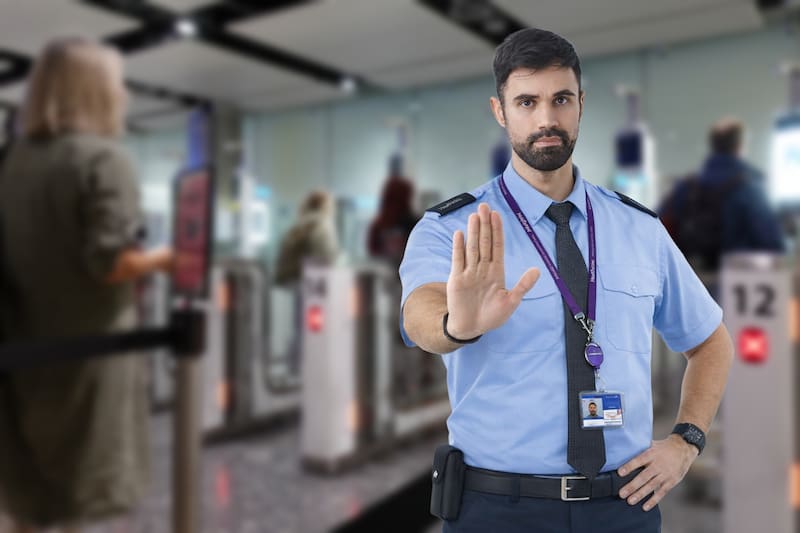 United Airlines puso en marcha una nueva regla para todos los pasajeros que quieren escuchar música o ver películas durante su vuelo. Fuente: Archivo.