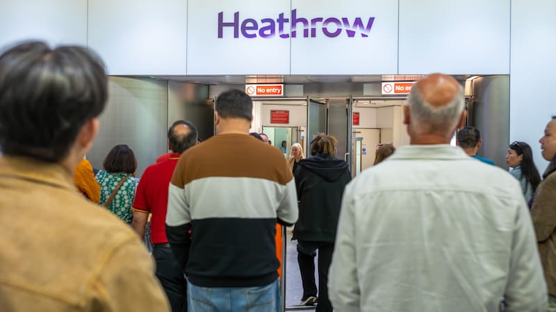 El Reino Unido aprueba la construcción de una tercera pista en Heathrow, una inversión histórica que transformará el tráfico aéreo europeo y global.
