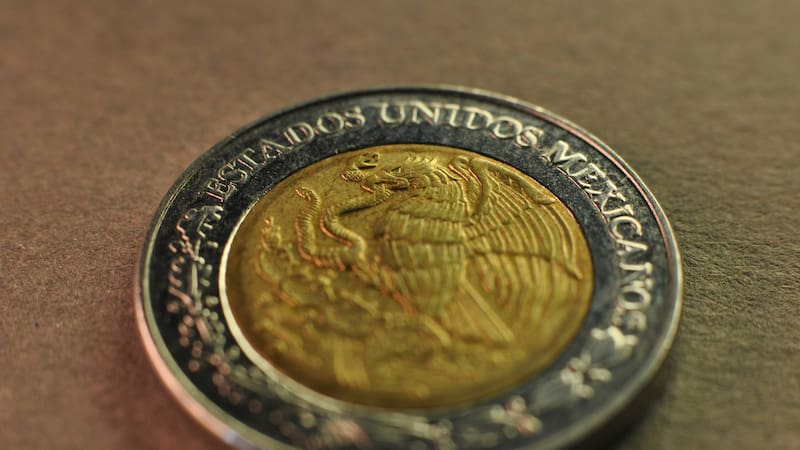 La depreciación del peso mexicano se generó a la par de un incremento marginal del dólar en 0.05%