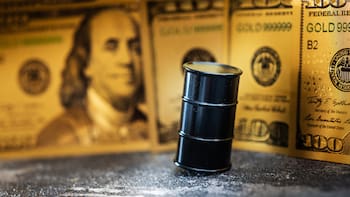 El precio del petróleo se hunde tras el anuncio de alto al fuego entre EE.UU. e Irán