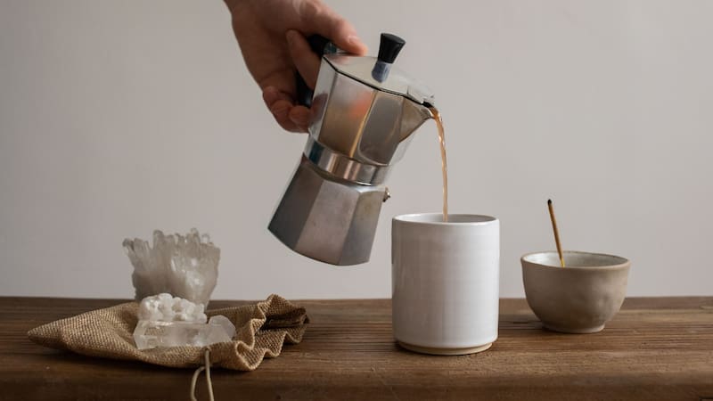 Peligro en la cocina | Este es el error que cometes al utilizar la cafetera italiana y podría tener graves consecuencias. (Fuente: Pexels).