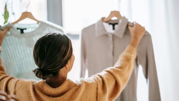 La fórmula para lavar menos veces y mantener la ropa impecable