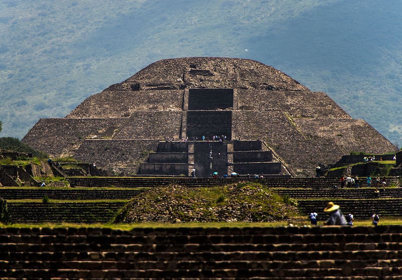 Por qué la "Pirámide de la Luna" en Teotihuacán estaba alineada con los solsticios. Fuente: Wikimedia.