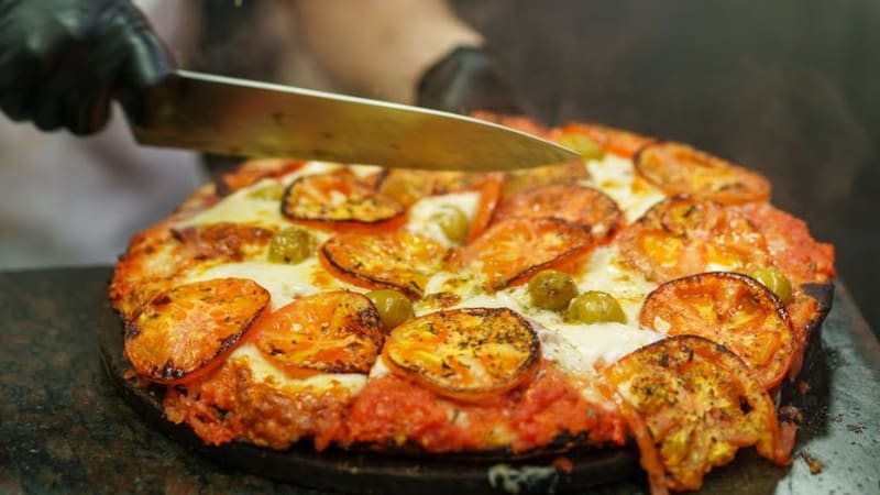 La pizza es uno de los platos emblemáticos de Argentina